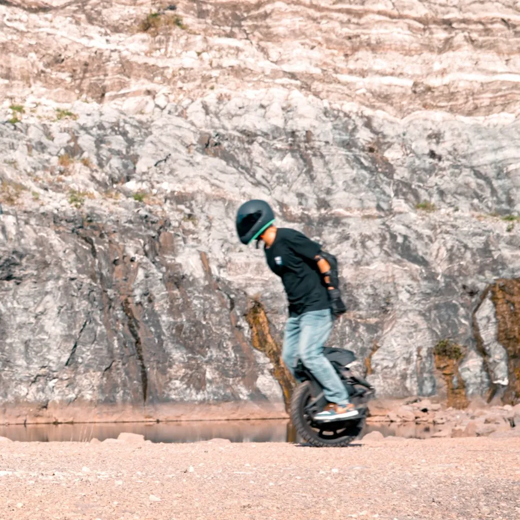 Nosfet xeno ride on sand.webp
