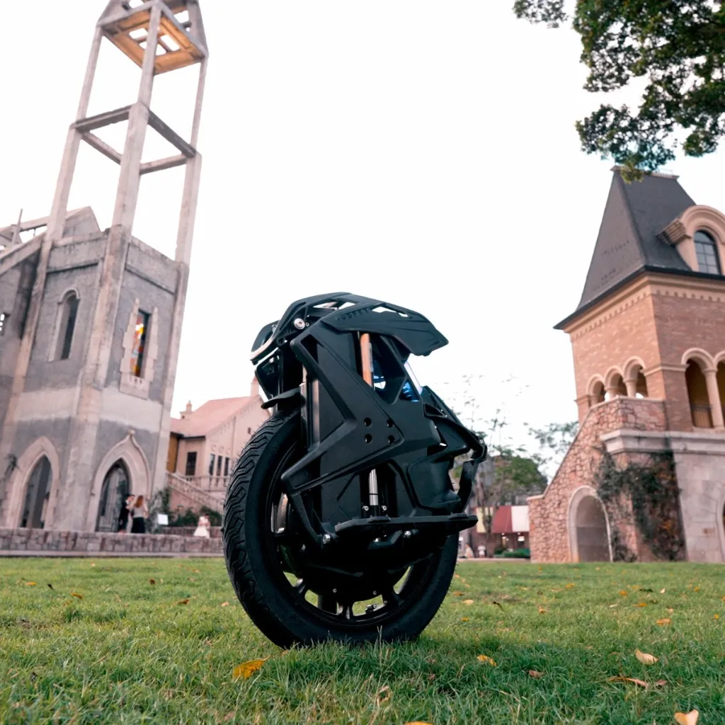 Nosfet Xeno electric unicycle on grass.webp