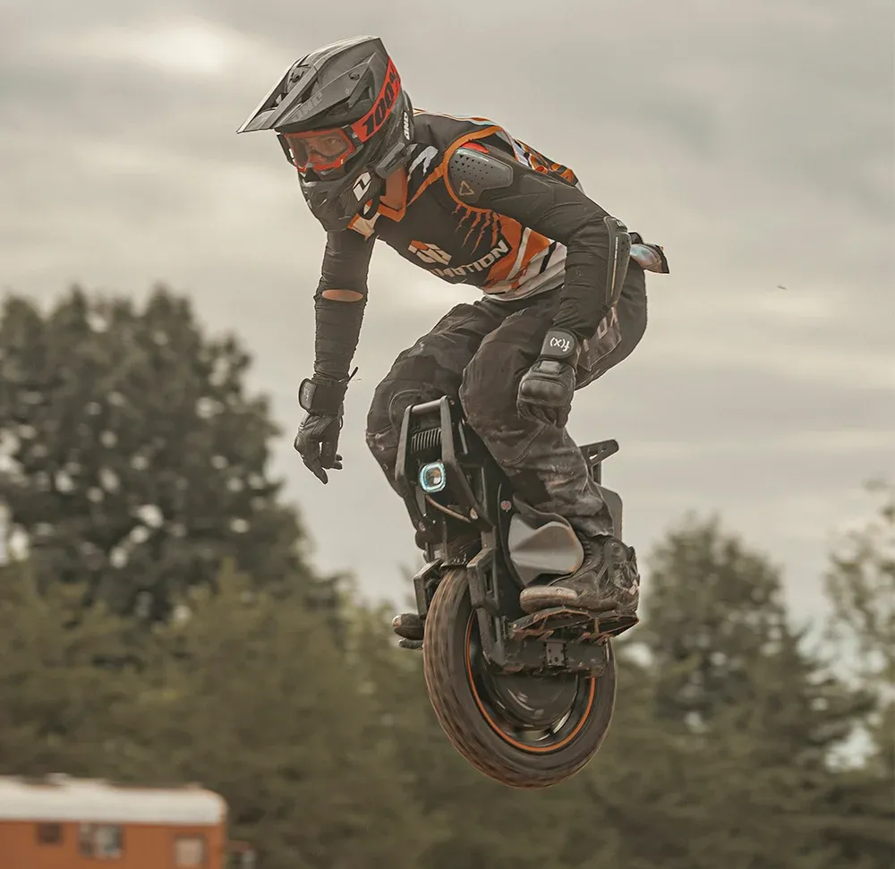 inmotion x1 jumping.webp